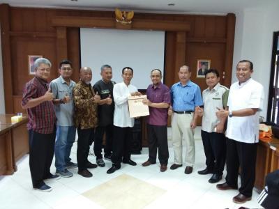 FT UNY BERPERAN MENGEMBANGKAN PEMANFAATAN RAMIE INDONESIA FT UNY BERPERAN MENGEMBANGKAN PEMANFAATAN RAMIE INDONESIA