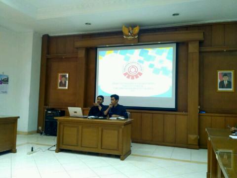 Audiensi HIMA Mesin dan Mahasiswa dengan Pengurus Jurusan Audiensi HIMA Mesin dan Mahasiswa dengan Pengurus Jurusan